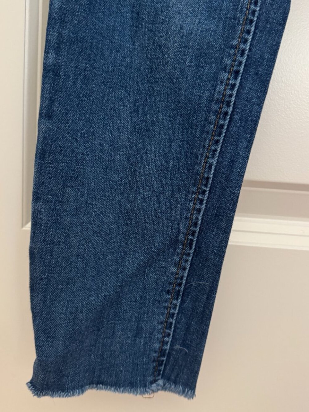 Joe's Jeans Flawless Icon Skinny Ankle Distressed Denim 24 - Picture 9 of 9